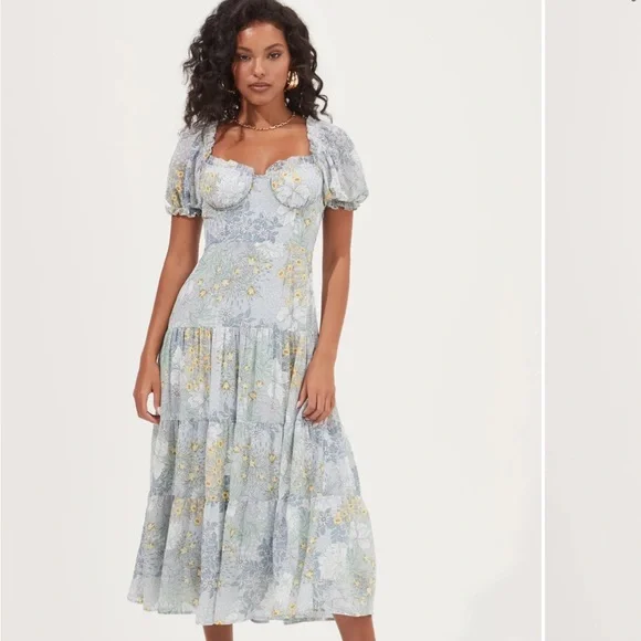 Astr | Dresses | Astr The Label Floral Sweetheart Puff Sleeve Midi Dress |  Poshmark